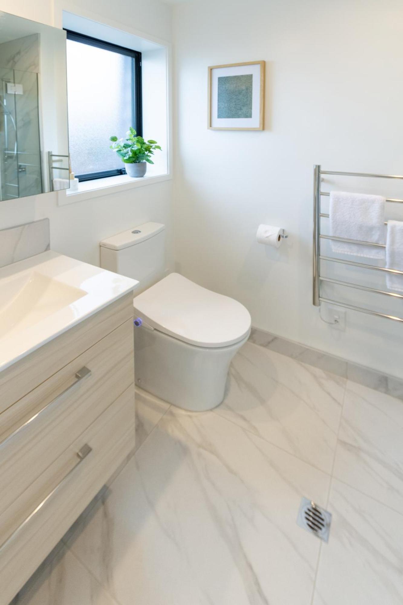 Downtown Comfort: Modern Studio With Backyard Christchurch Exteriör bild