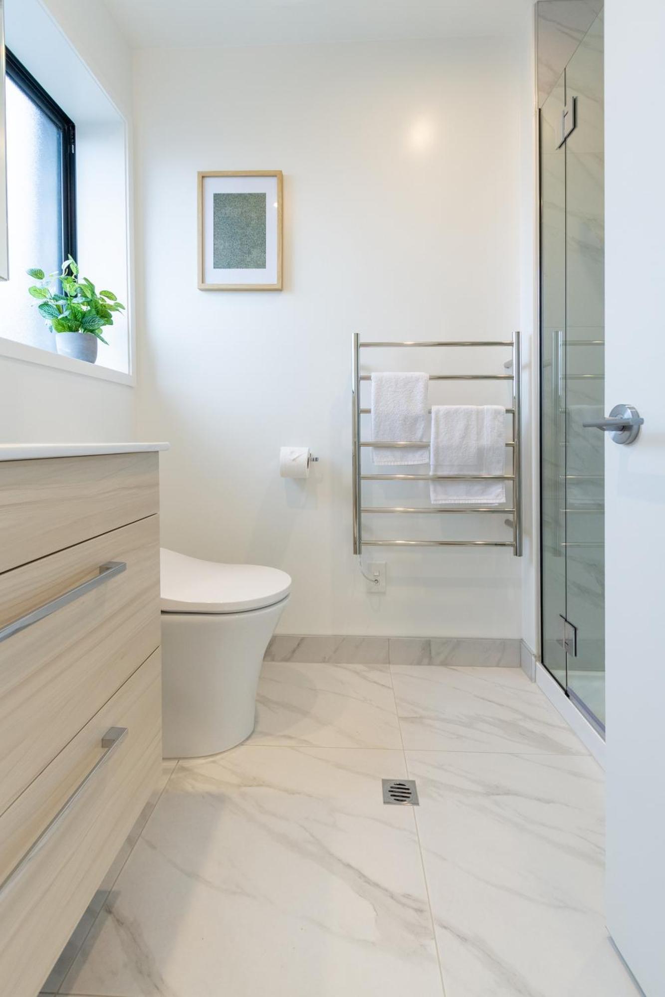 Downtown Comfort: Modern Studio With Backyard Christchurch Exteriör bild