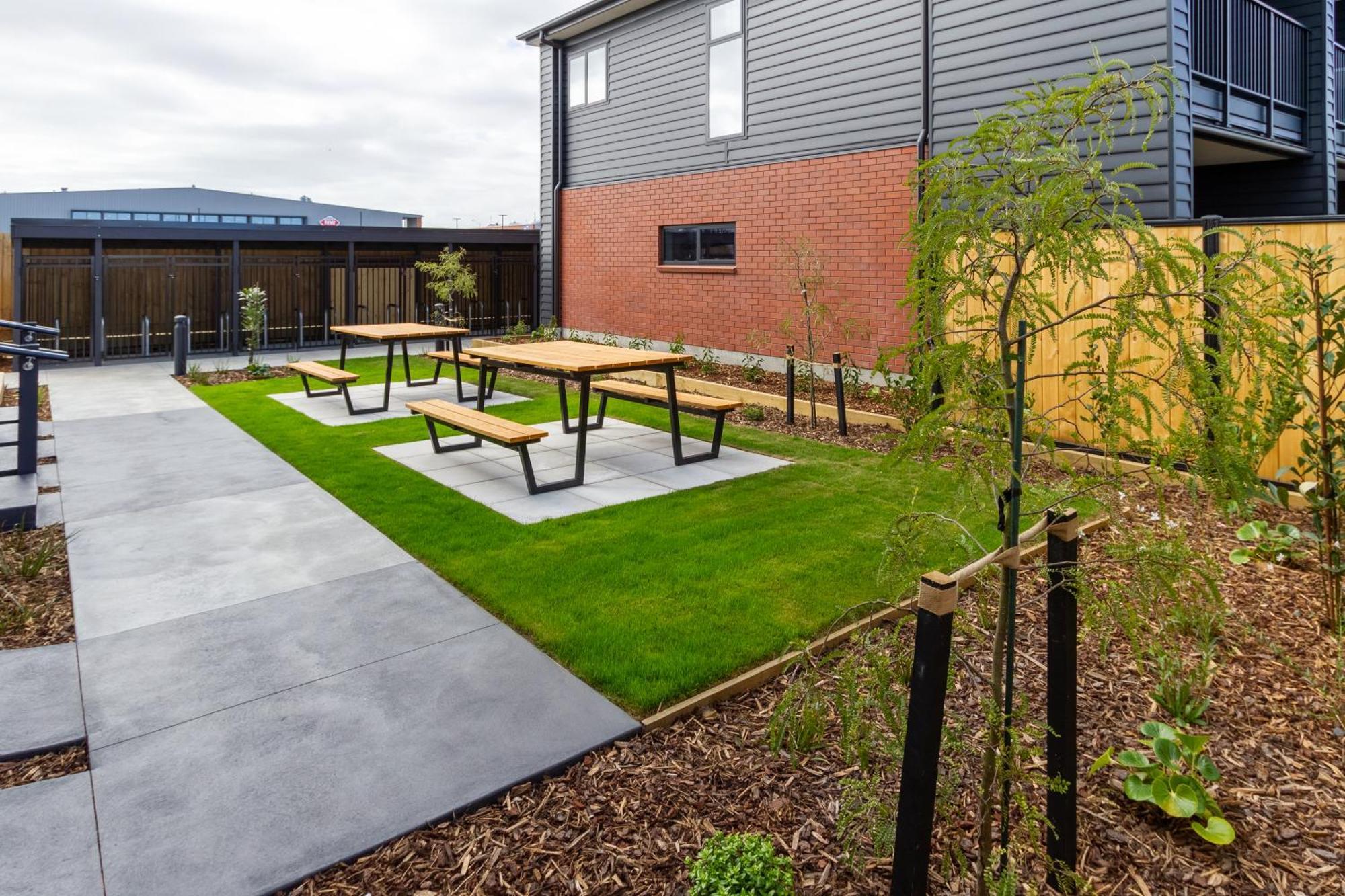 Downtown Comfort: Modern Studio With Backyard Christchurch Exteriör bild