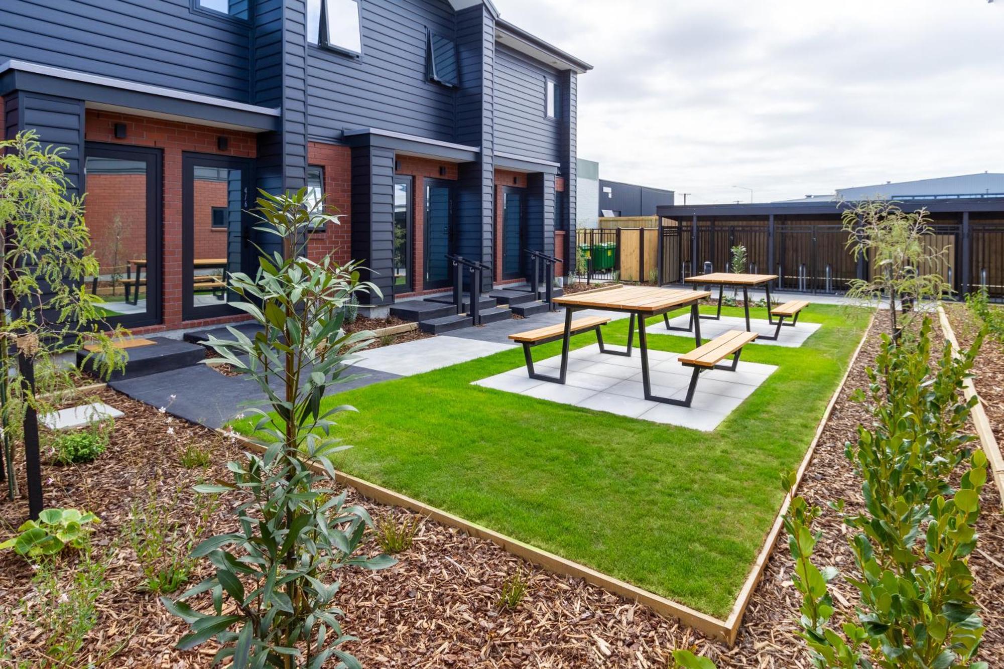 Downtown Comfort: Modern Studio With Backyard Christchurch Exteriör bild